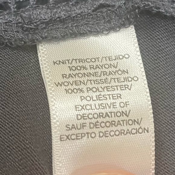 Ann Taylor LOFT navy blue top with lace accents / S / Excellent condition - Picture 5 of 17